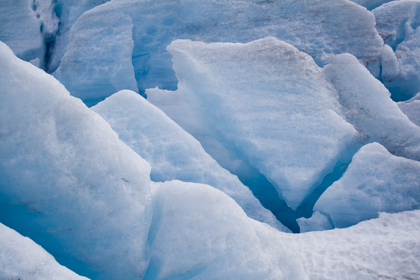 Blue ice on Bøverbreen